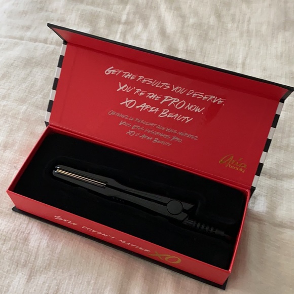 aria beauty Other - Aria Beauty Mini Ultra-Sleek Straightner